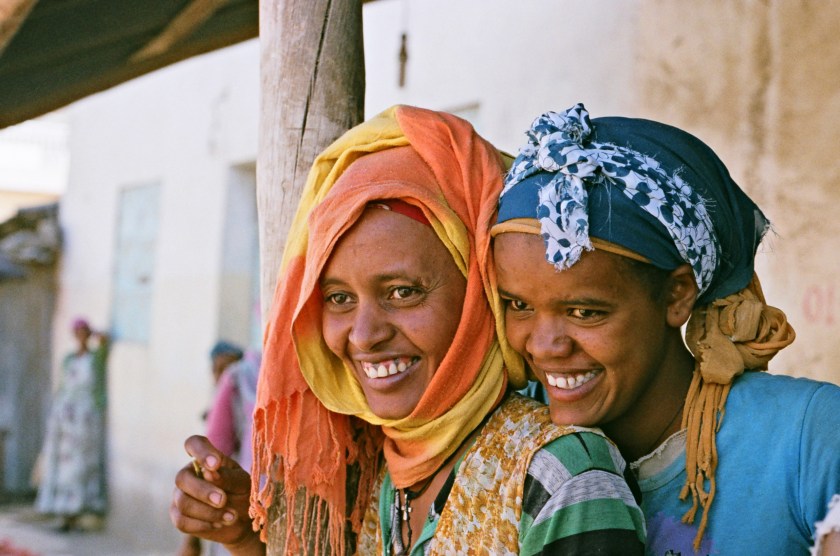 workers-at-teff-threshing-plant-adigrat